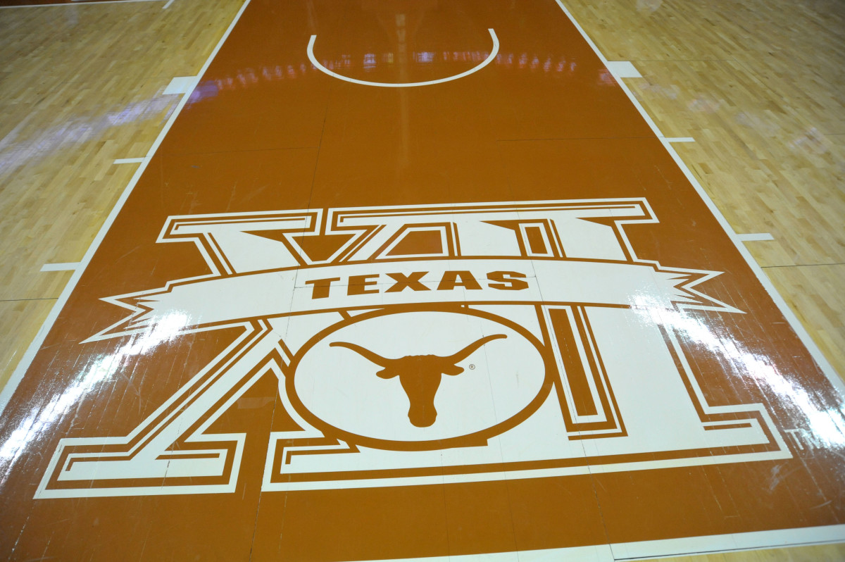 Video Texas Stuns No Baylor With Buzzer Beater The Spun