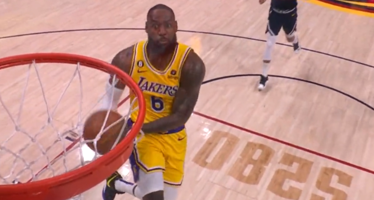 Sports World Baffled By LeBron James Missing Wide Open Dunk The Spun