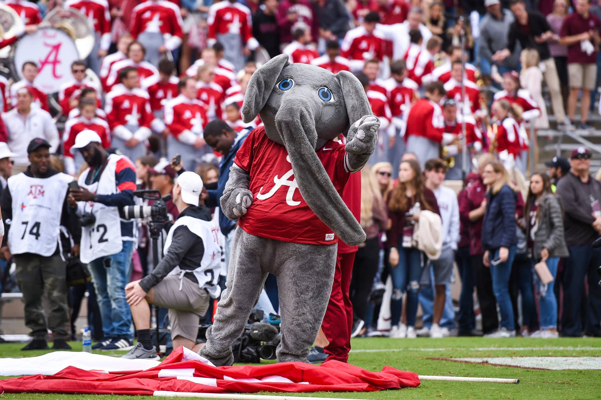 Mitzing Class Alabama Football Players Face Brutal Punishment For Missing Classes ...