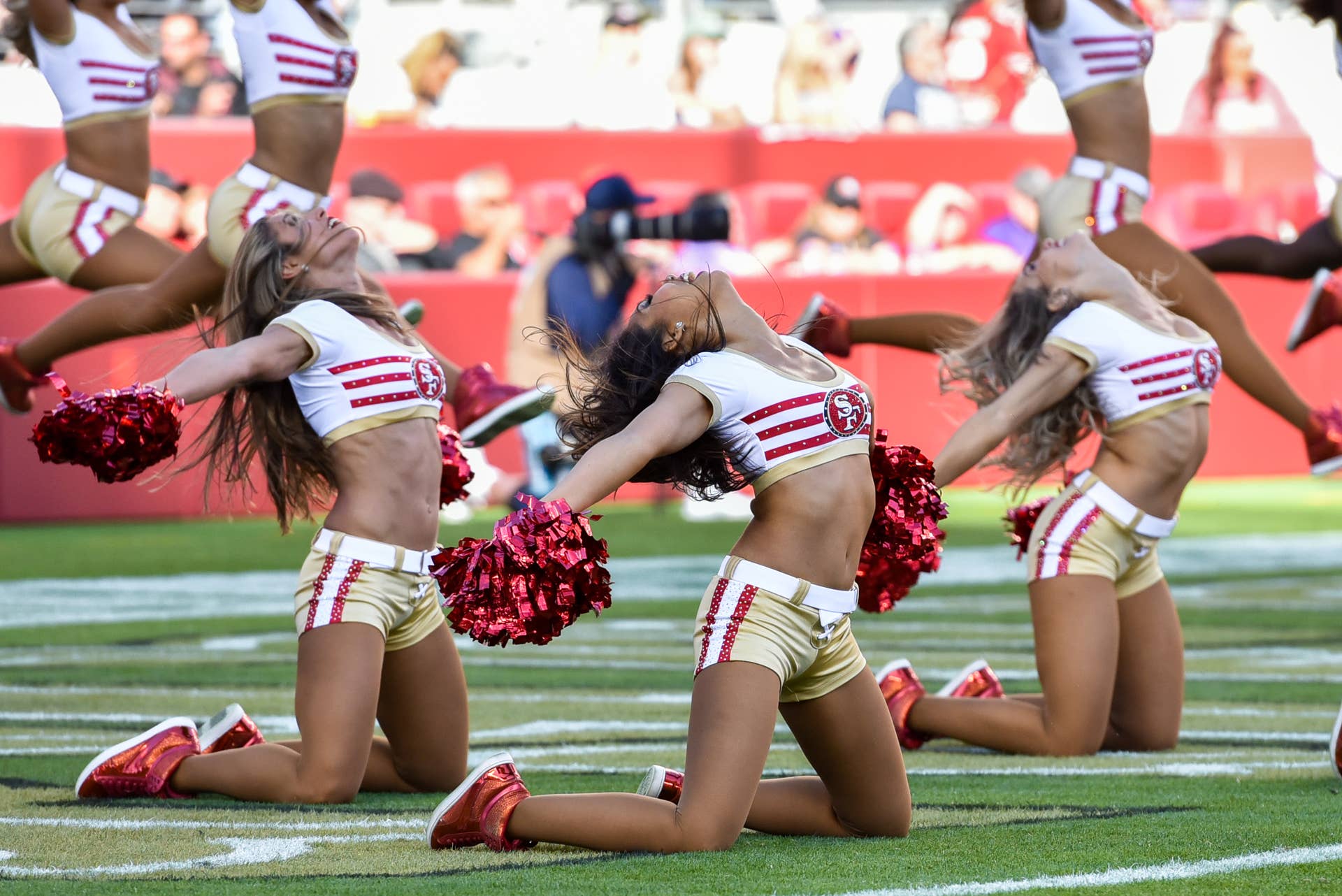 Leah Roga 49ers Cheerleader Turns Heads After Saturday's Blockbuster Trade - The Spun