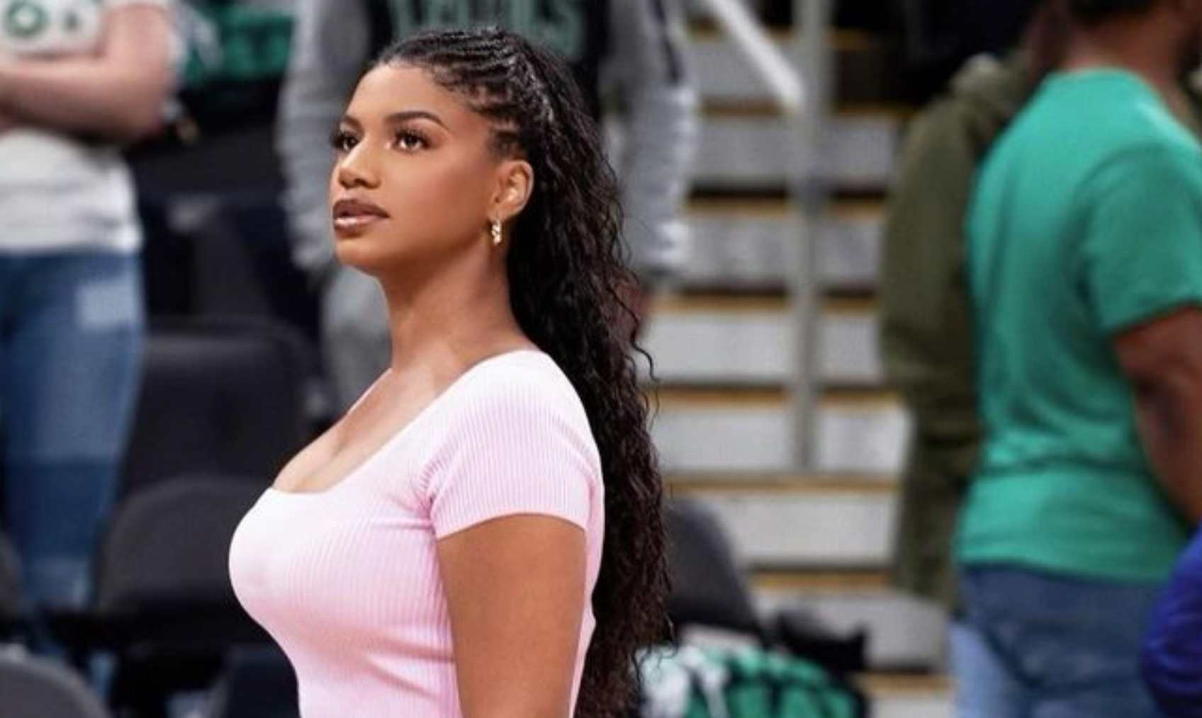 Tarylor Rooks Taylor Rooks Turns Heads With Her NBA All-Star Weekend Outfit - The Spun