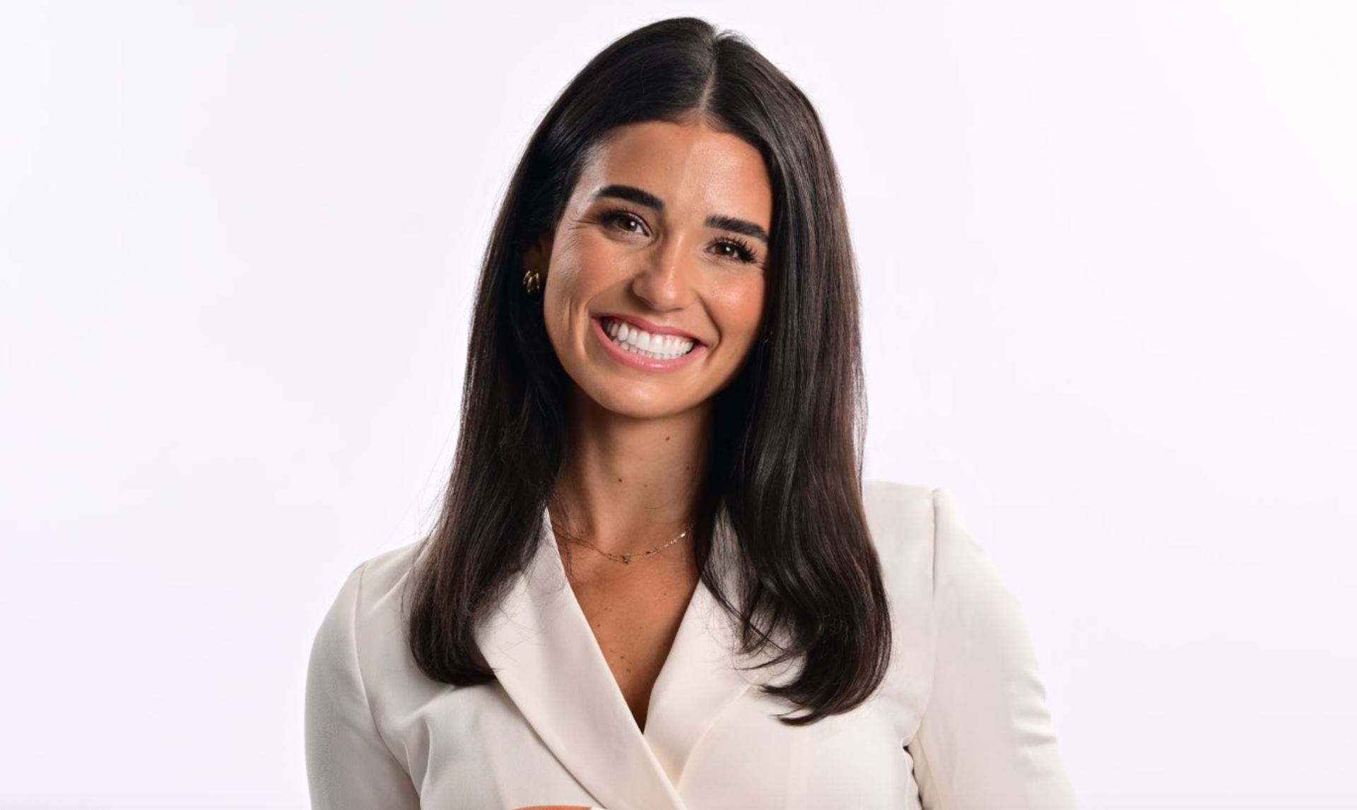 ESPN's New Sideline Reporter Shared Jaw-Dropping Swimsuit Photo - The Spun