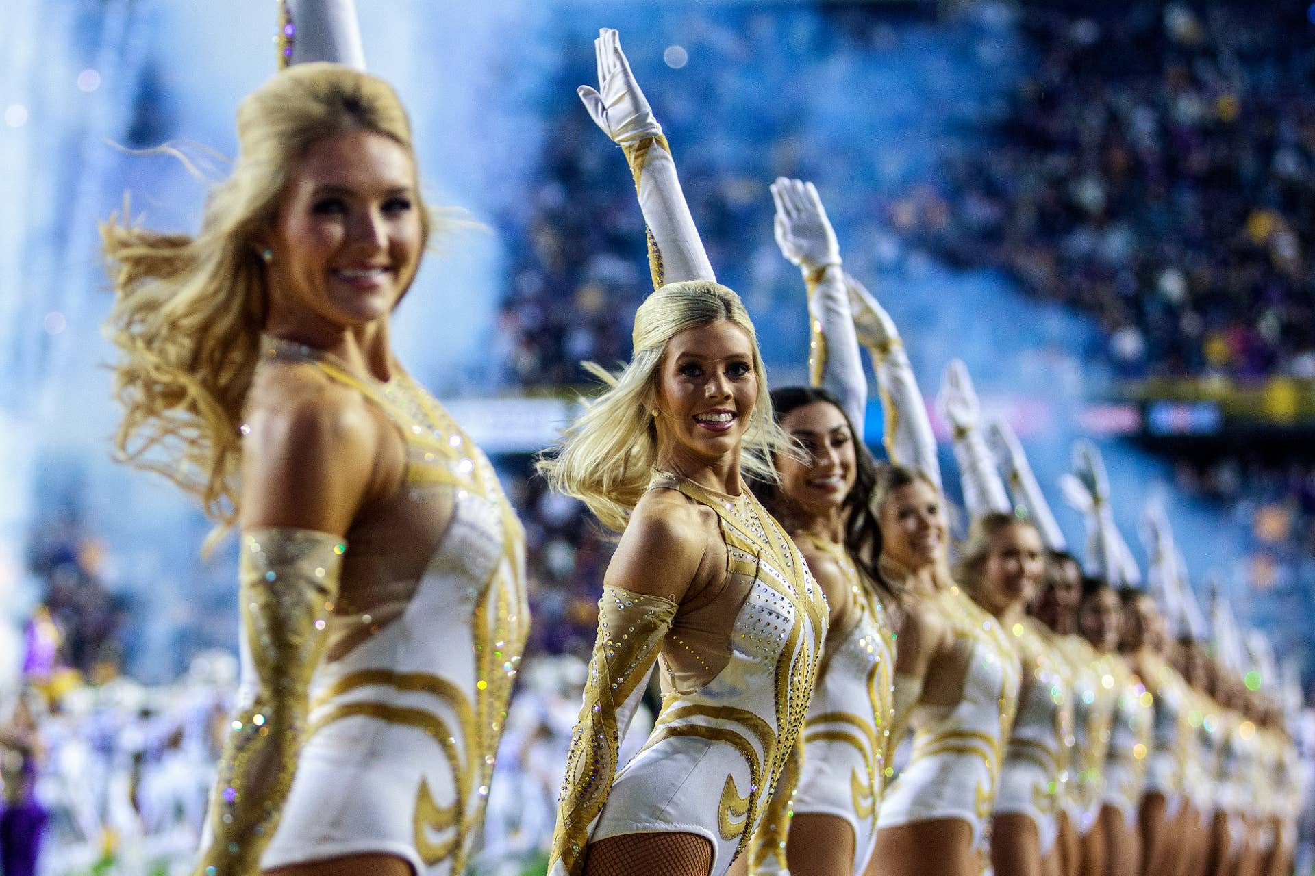Addison Rae Lsu 'Stunning' LSU Cheerleader Goes Viral During Week 1 Loss - The Spun