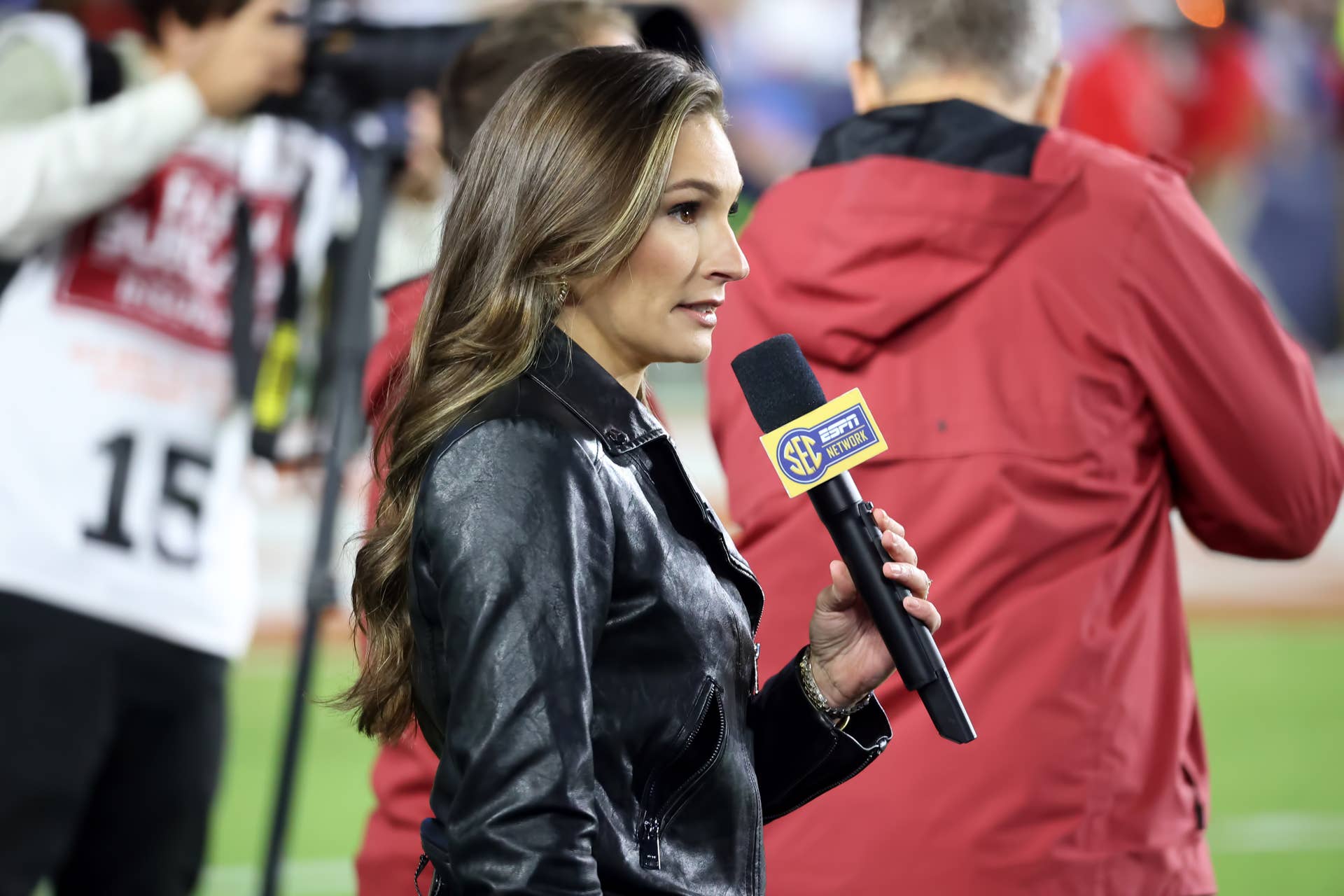 'Beloved' ESPN Sideline Reporter Sizzles With New Swimsuit Photo - The Spun