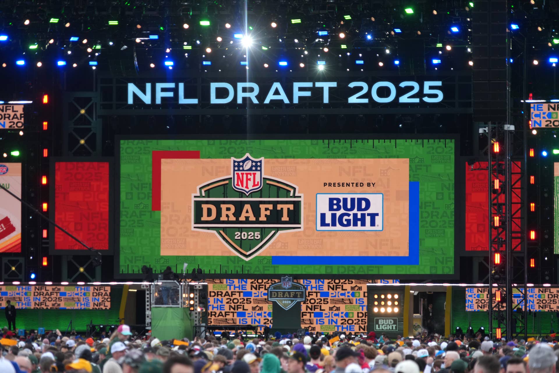 NFL Draft Pick's Mom On Life Support Thursday Night - The Spun