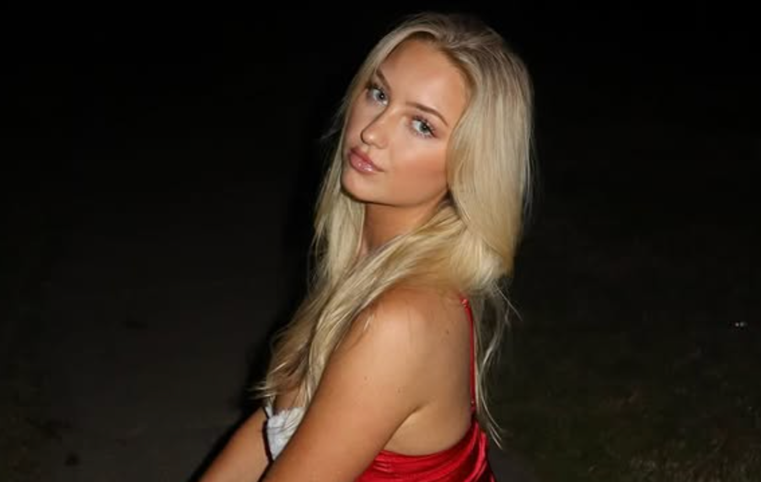 Ring Girl Sydney Thomas Had A Sizzling Halloween Costume This Year ...