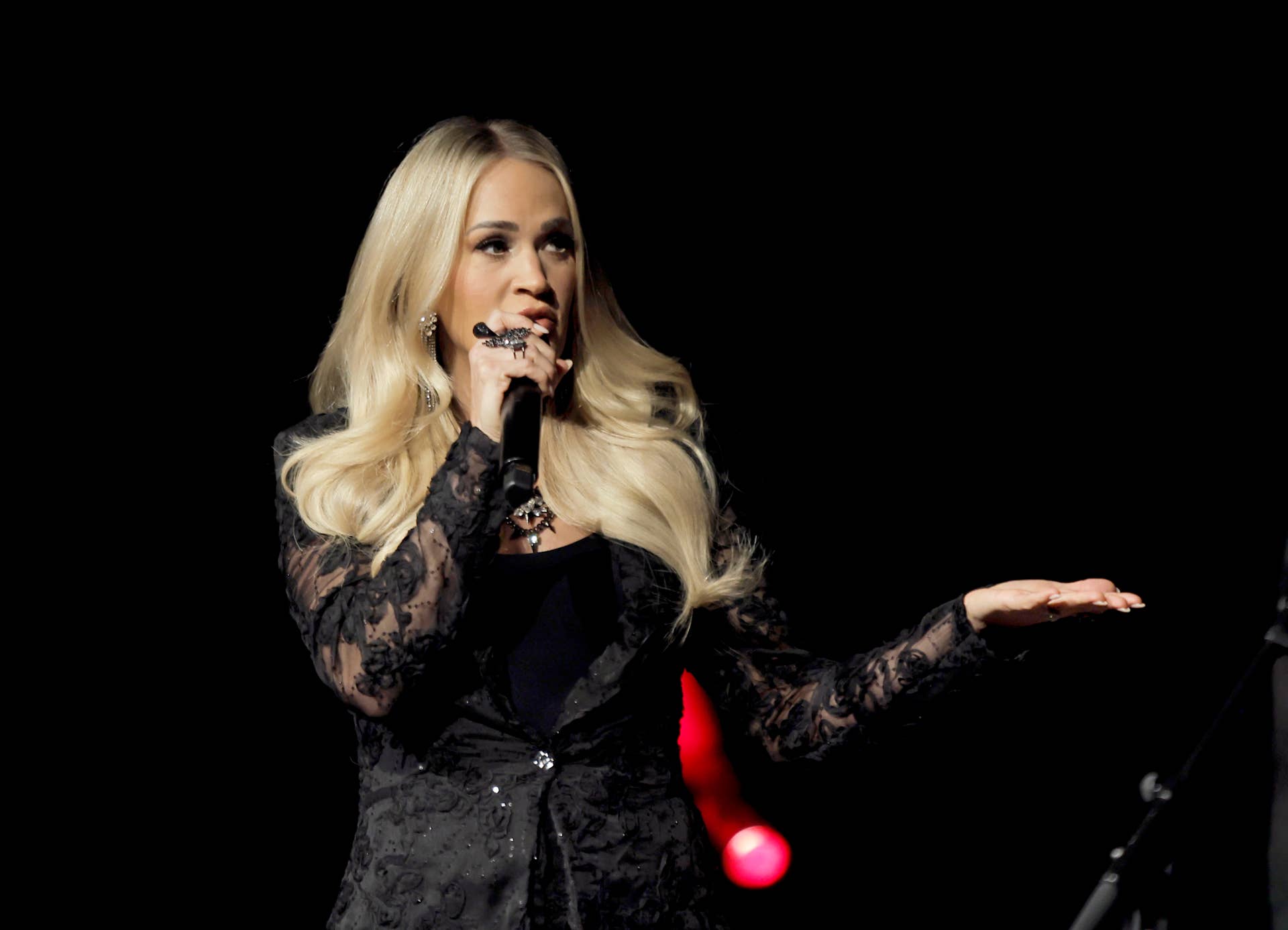 carrie underwood sunday night football red dress Carrie Underwood Sunday Night Football