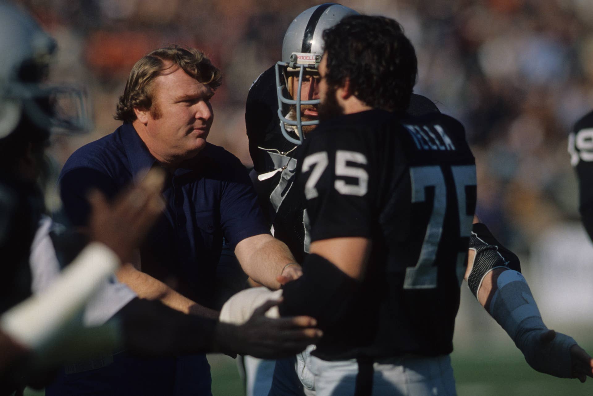 NFL Fans Love Iconic Actor's Portrayal Of Raiders Legend Al Davis - The ...