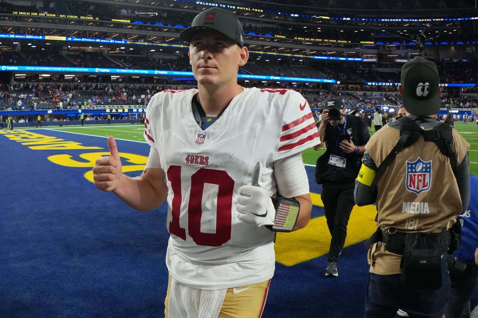 A Quarterback Controversy Is Reportedly Emerging In San Francisco - The