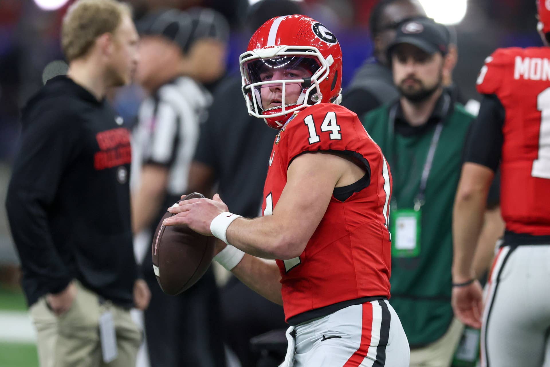 Football Clam Football Fans Claim They 'Lost Respect' For Georgia Star Gunner ...