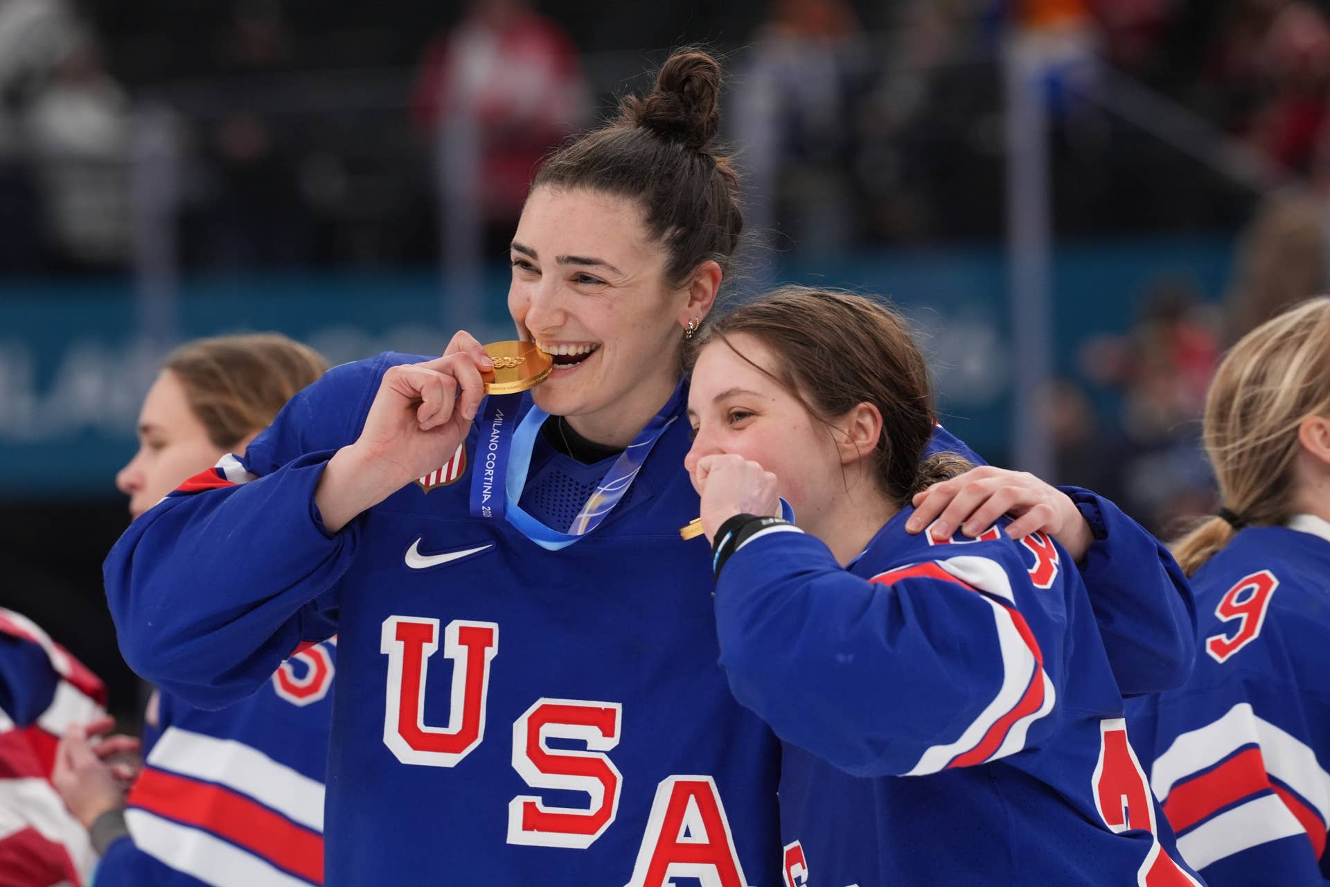 U.S. Women's Hockey Team Accepts Party Invite After Turning Down White ...