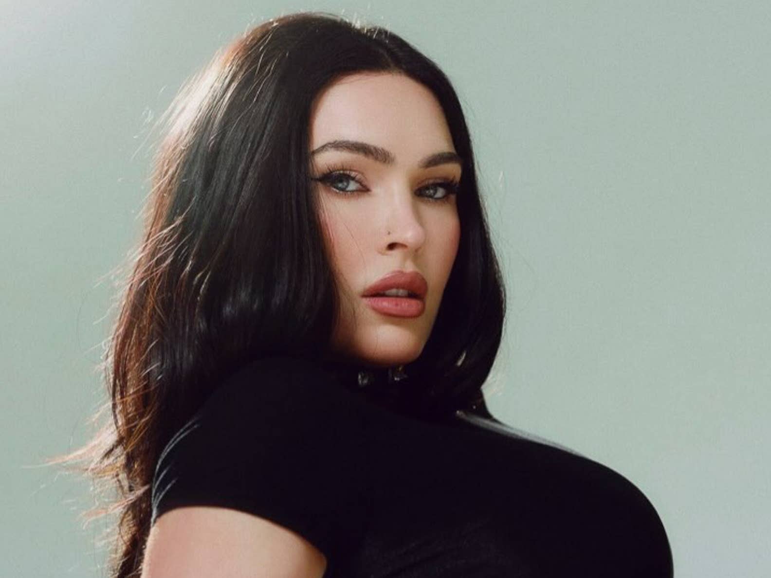 Megan Fox's New 'Cheeky' Photo Already Has 600,000 Likes - The Spun