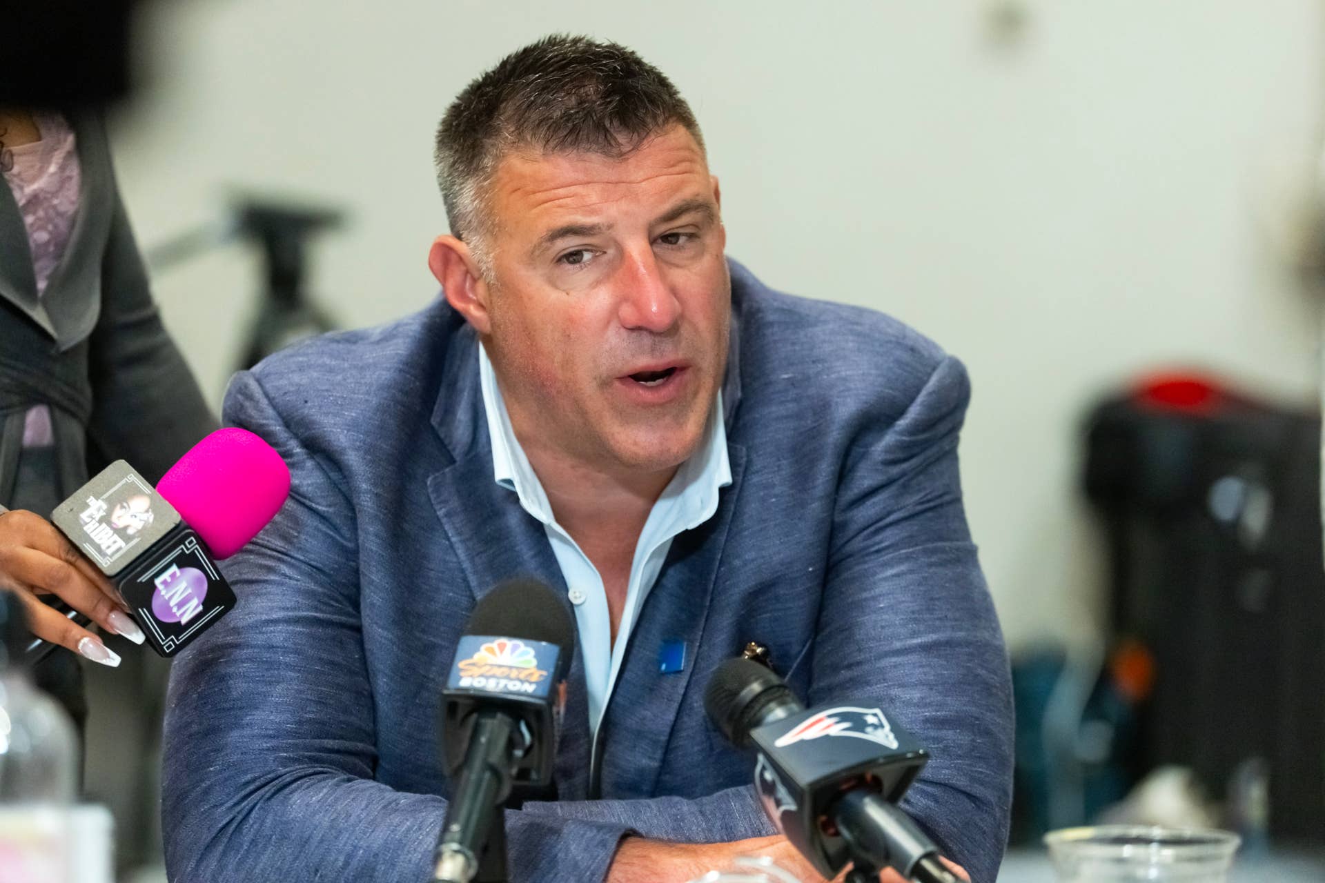 Coward' - NFL Fans Rip Mike Vrabel For Silence About Dianna Russini  Situation - The Spun