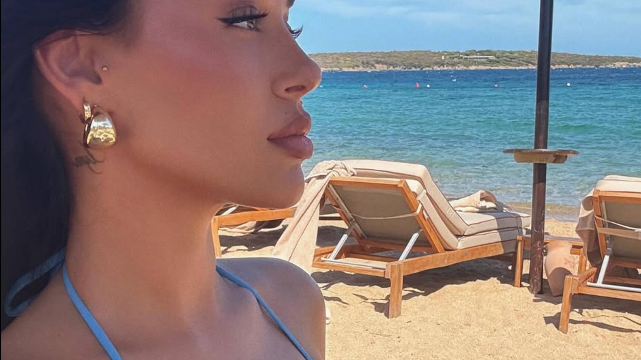 jude-bellingham-s-girlfriend-stuns-in-sizzling-swimsuit-photo-the-spun