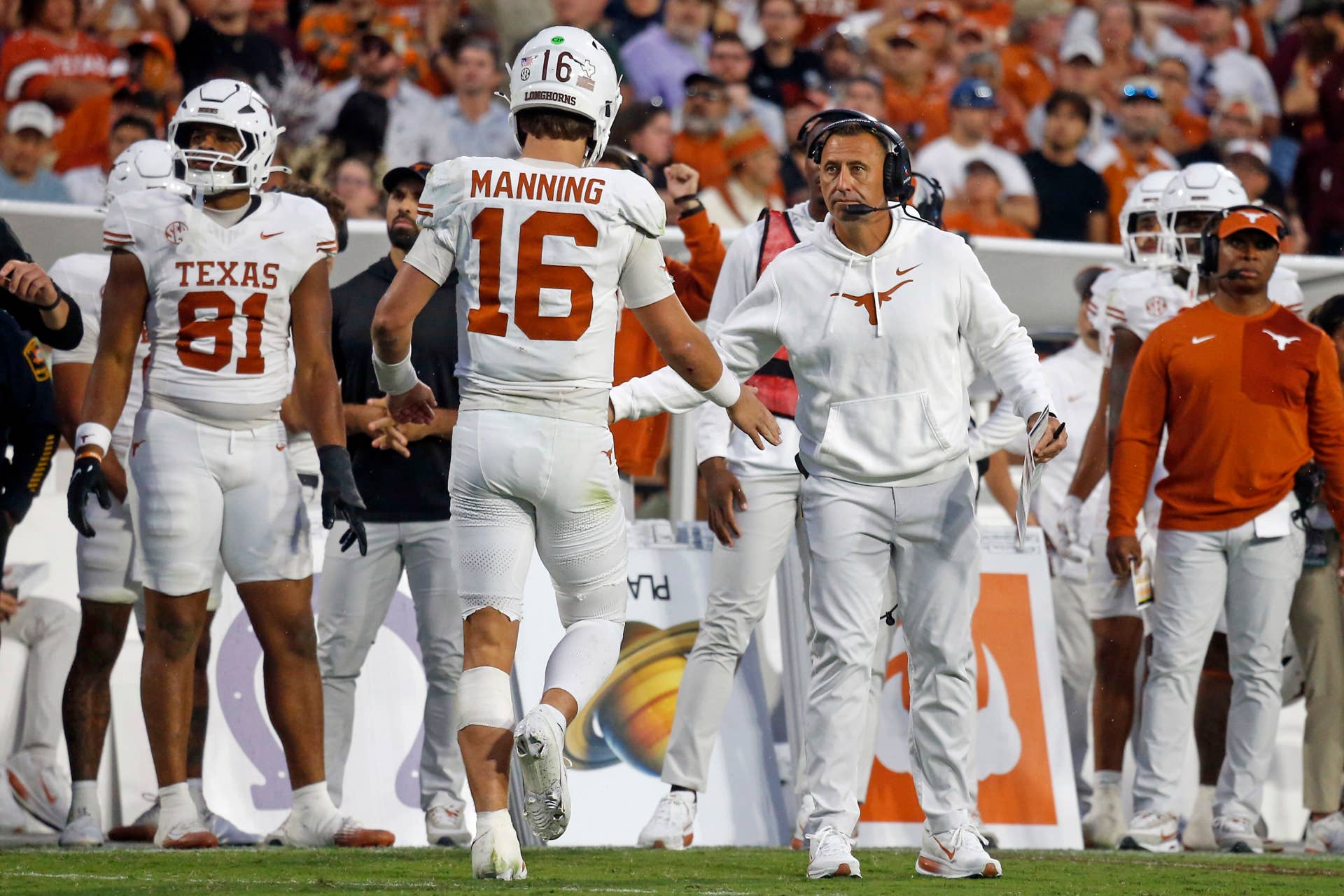 Who Is Texas' Backup QB In Case They Need To Bench Arch Manning? - The Spun