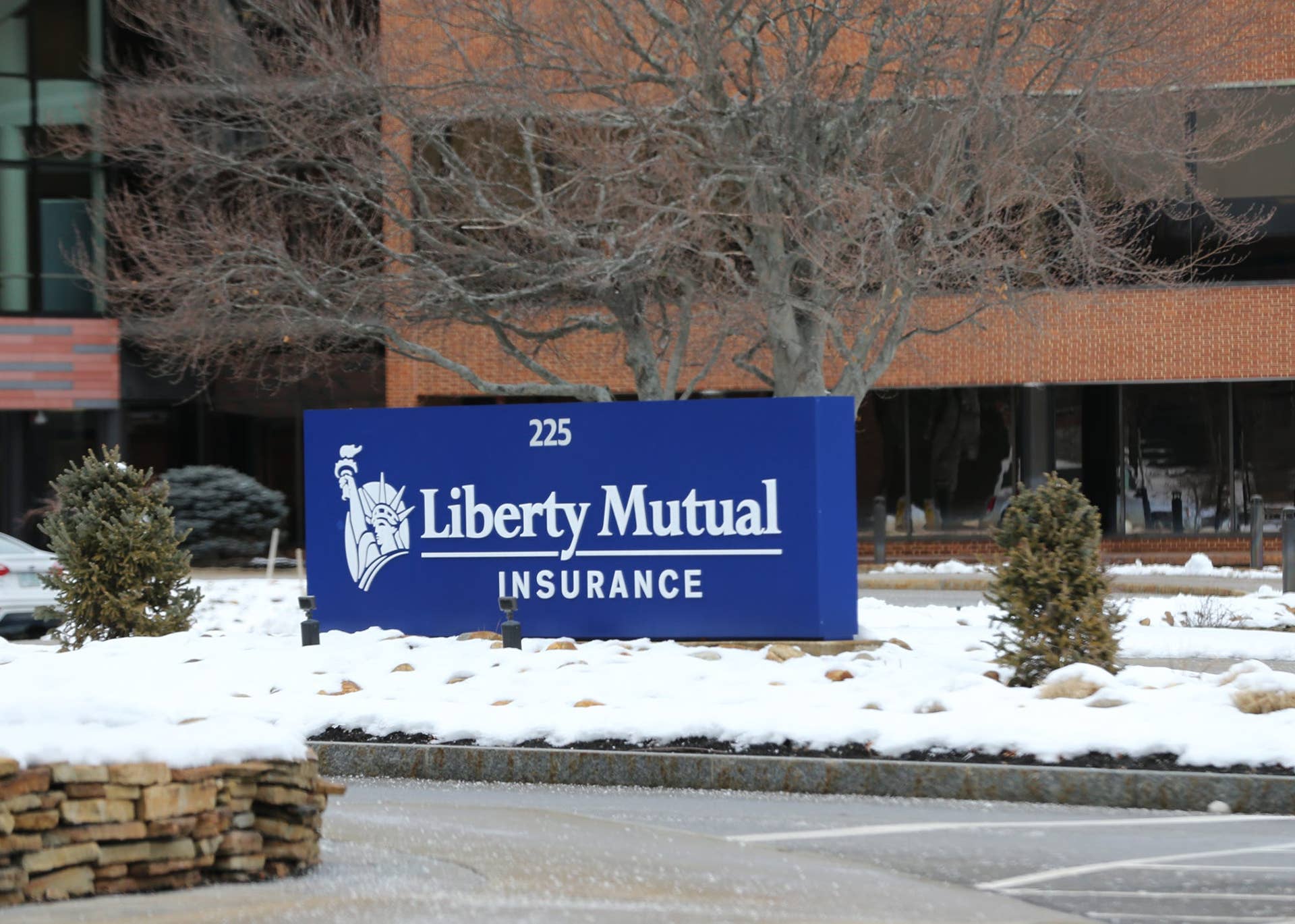 Football Fans Are Fed Up With Liberty Mutual Commercials - The Spun