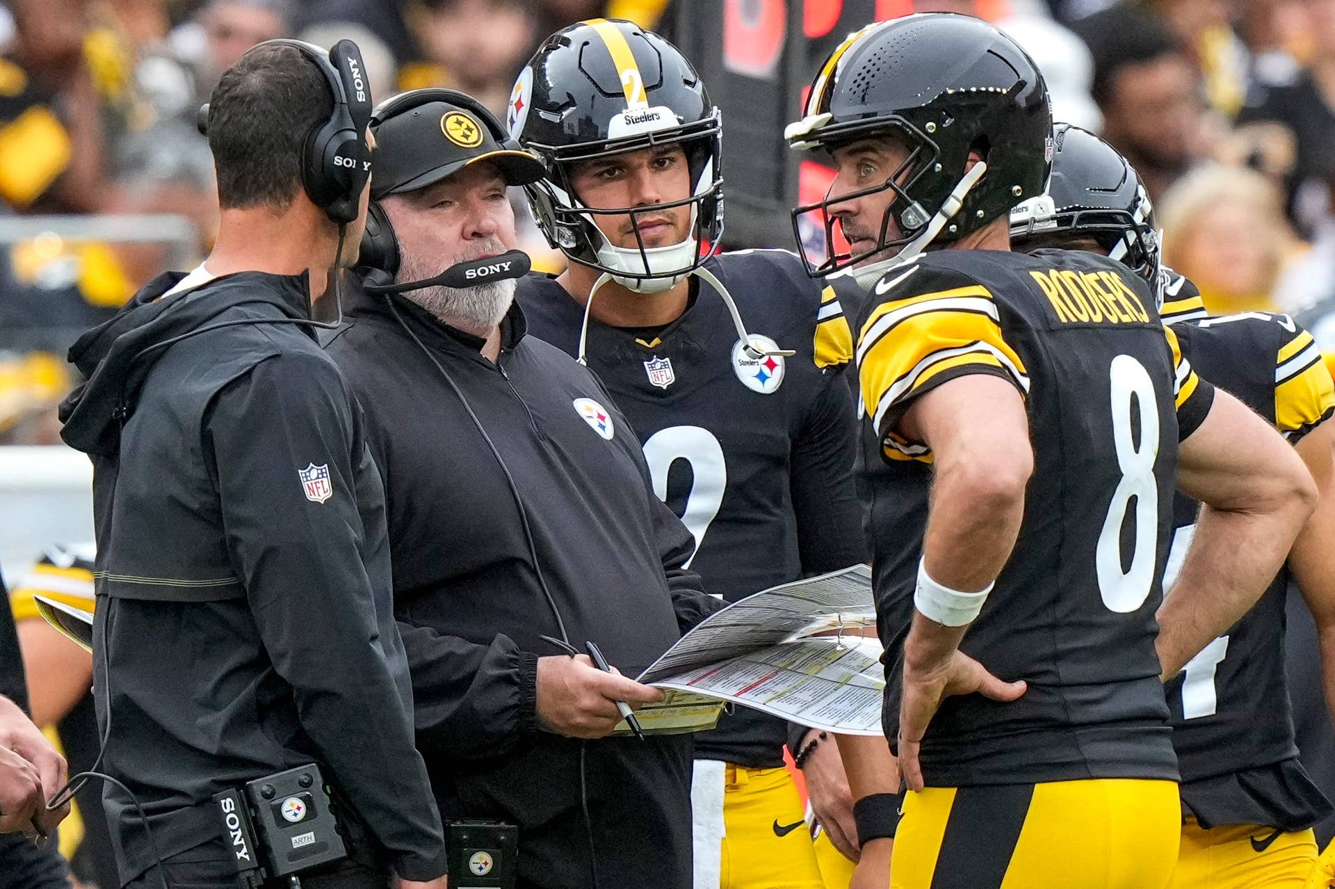 Steelers Coach Mike McCarthy Injured During First Half vs. Buccaneers ...