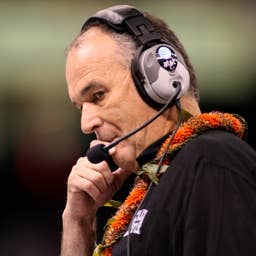 Former NFL, College Football Head Coach June Jones Dead at 73
