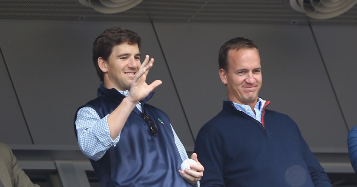 An 'alternate' Monday Night Football telecast will feature Peyton and Eli  Manning this season