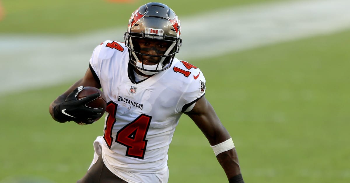 Bucs Star Defender Will Reportedly Miss 1 Playoff Game - The Spun: What's  Trending In The Sports World Today