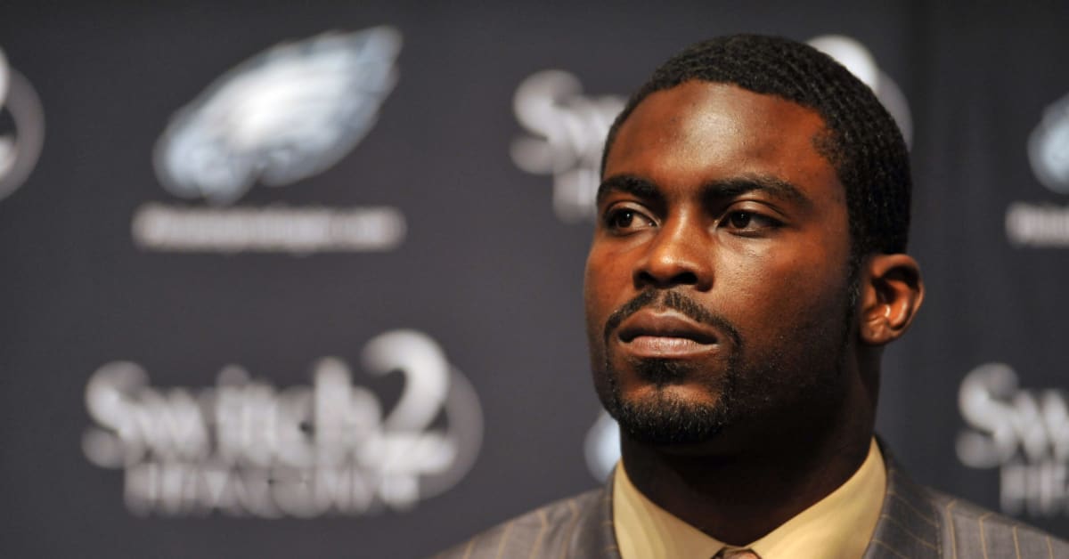 Michael Vick Had An Iconic Jersey Swap On Tuesday - The Spun: What's  Trending In The Sports World Today