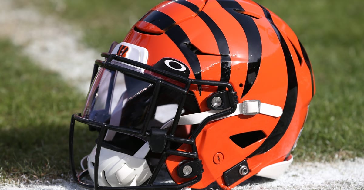 Cincinnati Bengals wide receiver Pooka Williams Jr. (12) warms up