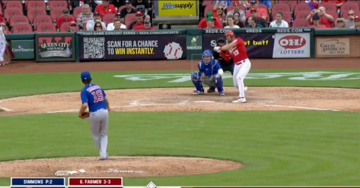 Cubs shortstop Andrelton Simmons' 45 mph pitch makes history vs. Reds