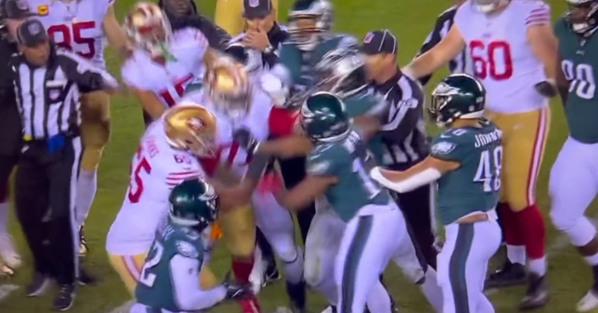 Video: Ugly Bench-Clearing Fight Breaks Out In Eagles-Niners - The