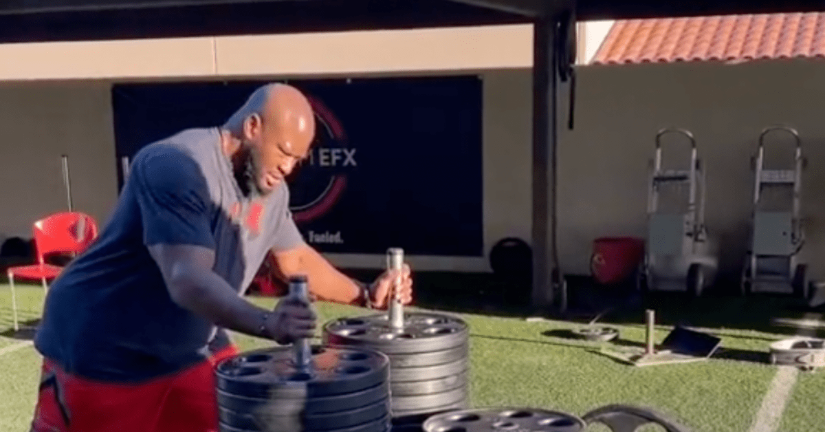 WATCH: The Unique Exercise That Helps James Harrison Build a Shredded,  Stable Core - stack