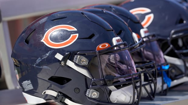 Chicago Bears helmets - Dolphins at Bears
