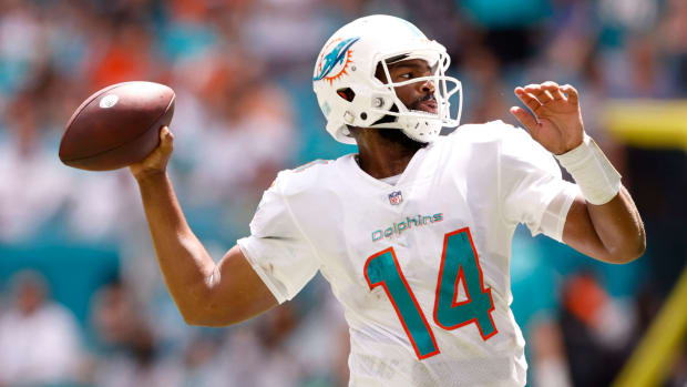 Jacoby Brissett throwing for the Dolphins.