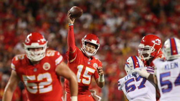 Chiefs quarterback Patrick Mahomes throws a pass against the Bills.