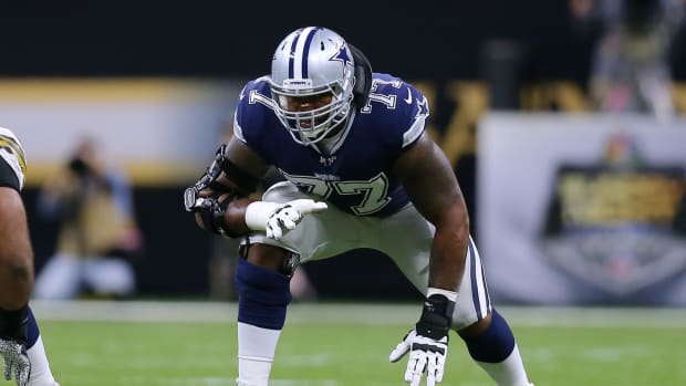 Tyron Smith on the field for the Cowboys.