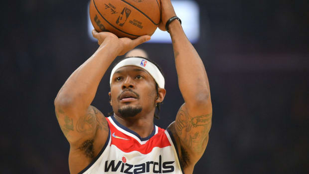 Wizards guard Bradley Beal shoots a free throw.