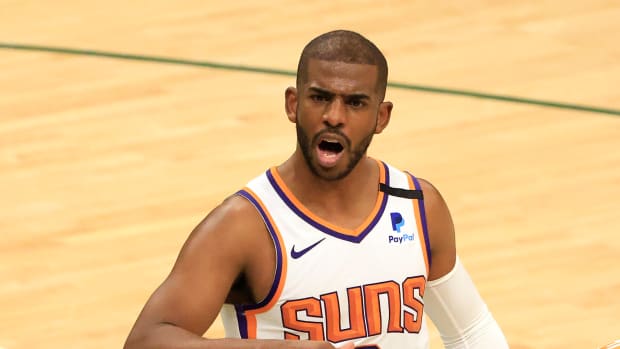 Chris Paul on the court for the Suns.