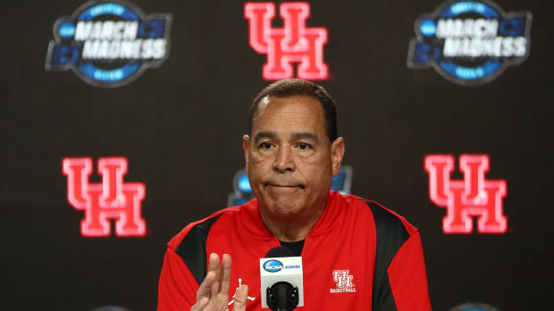 Houston Cougars basketball coach Kelvin Sampson speaking to the media.