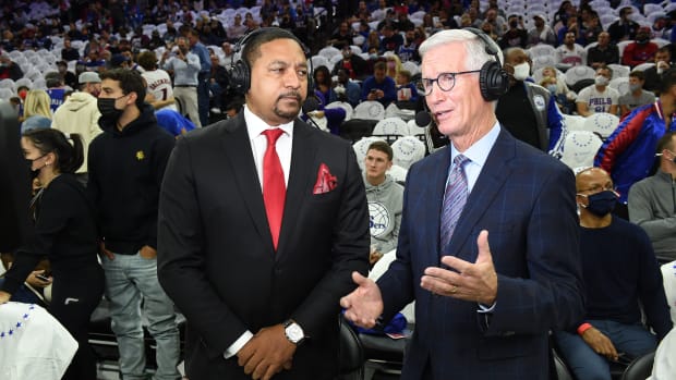 PHILADELPHIA, PA - OCTOBER 22: ESPN NBA Commentators Mark Jackson and Mike Breen seen prior to a game between the Brooklyn Nets and the Philadelphia 76ers on October 22, 2021 at Wells Fargo Center in Philadelphia, Pennsylvania. NOTE TO USER: User expressly acknowledges and agrees that, by downloading and/or using this Photograph, user is consenting to the terms and conditions of the Getty Images License Agreement. Mandatory Copyright Notice: Copyright 2021 NBAE (Photo by David Dow/NBAE via Getty Images)