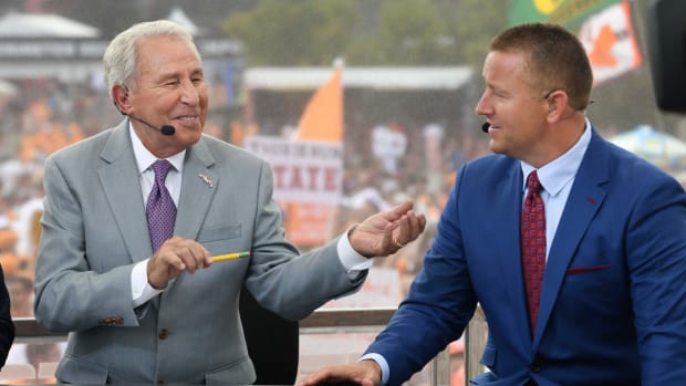 Lee Corso and Kirk Herbstreit of College GameDay have a discussion.