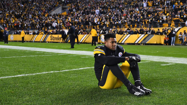 juju smith-schuster on the field at the end of the 2018 Pittsburgh Steelers season