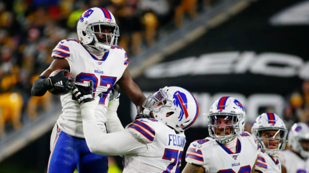 Bills players celebrate in the first half against the Steelers.