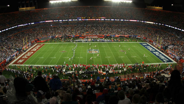 a wide shot of the nfl pro bowl