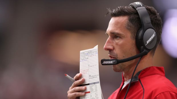 Kyle Shanahan calling plays for the 49ers.