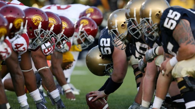 Notre Dame's offensive line lined up across from USC's defensive line.