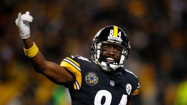 Antonio Brown Blames One Person For Embarrassing End To NFL Career - The  Spun: What's Trending In The Sports World Today