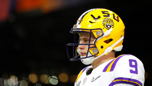 Joe Burrow warms up before the national title game in New Orleans.