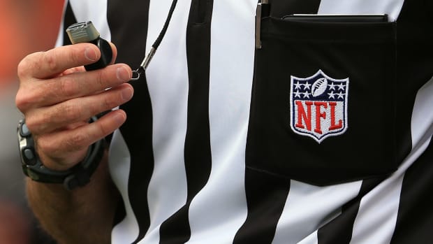 photo of an nfl referee