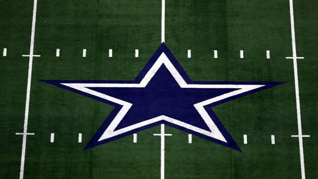 The Dallas Cowboys centerfield logo.