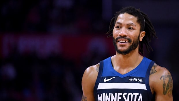 A closeup of Derrick Rose playing for the Timberwolves.