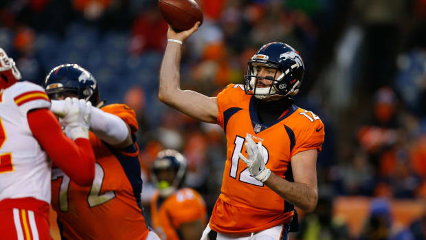 Paxton Lynch delivers a pass while playing for the Denver Broncos.