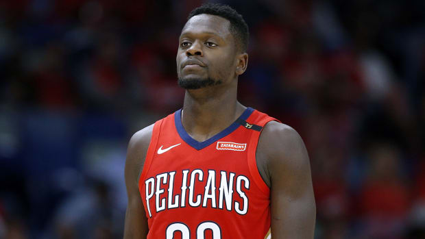 A closeup of Julius Randle on the court for the Pelicans.